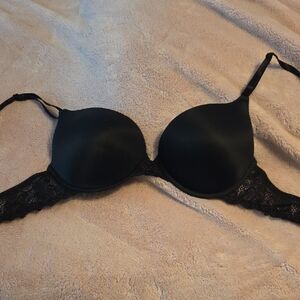 Sleek Black Lace Women's Bra